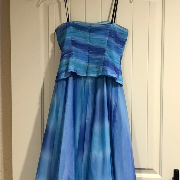 Prom/Formal dress - Picture 4 of 4